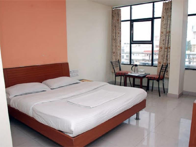 Hotel Imperial Classic Haiderabad Buitenkant foto